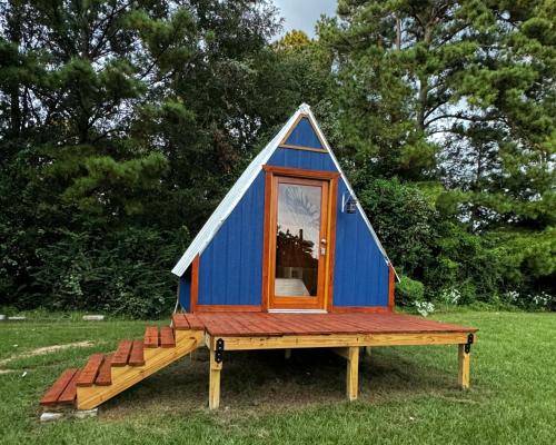 Romantic Camp Getaway Near Lake Livingston 20790443 — Coldspring
