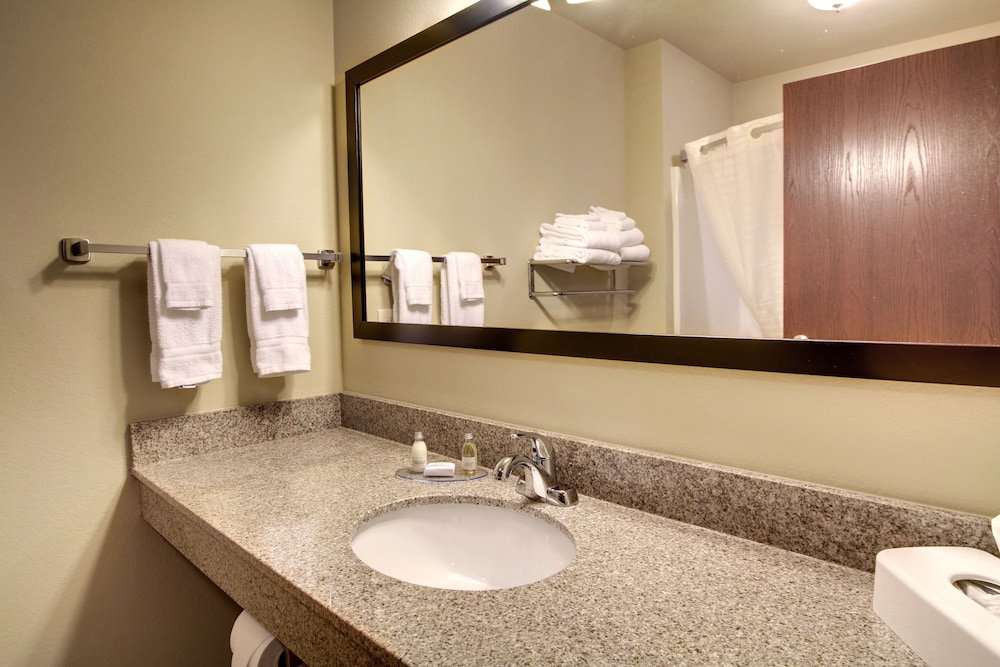Cobblestone Inn & Suites Bloomfield - photo 29