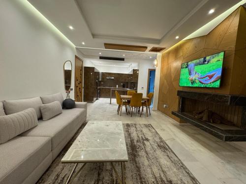 Luxury Retreat 2Bdr Appartment In Prime Marrakech — 4-Star Luxury Hotel in Marrakesh, Morocco