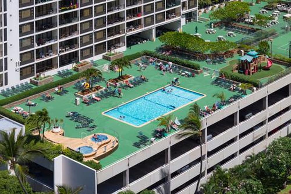 Waikiki Banyan Pool Deck Level Tower 1 Suite 610 - photo 16