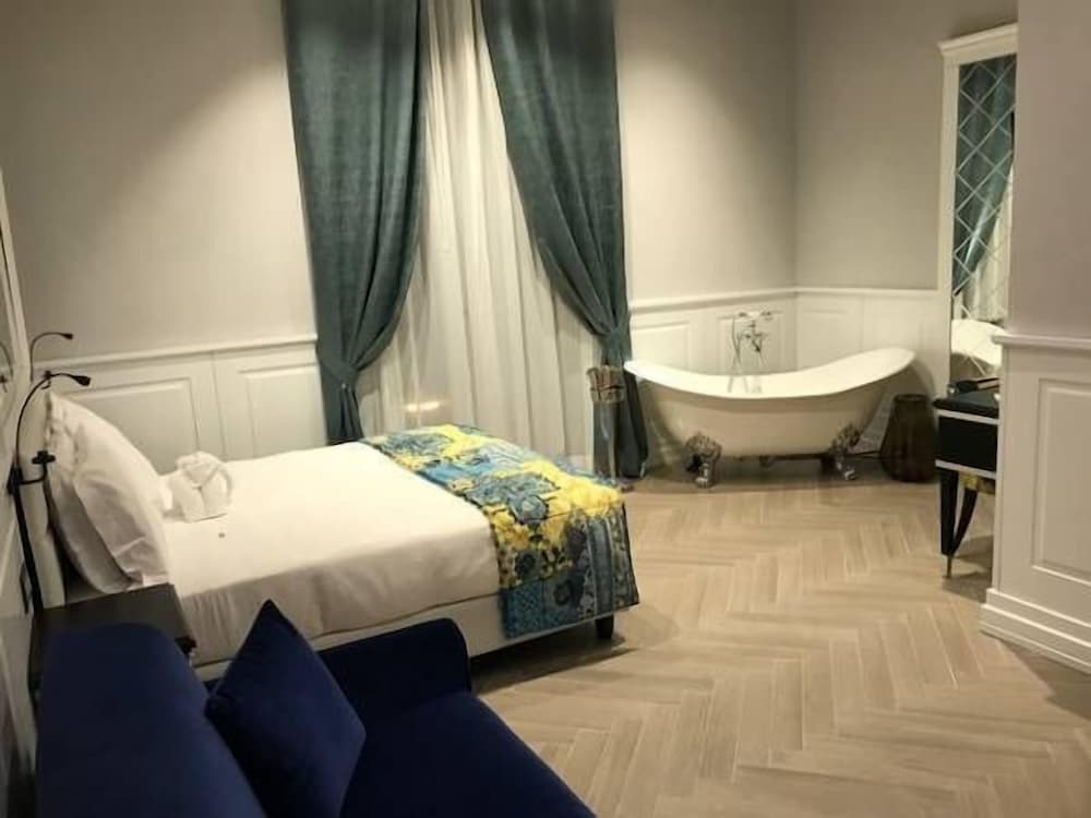 Relais Piazza Vittoria — hotel in Naples