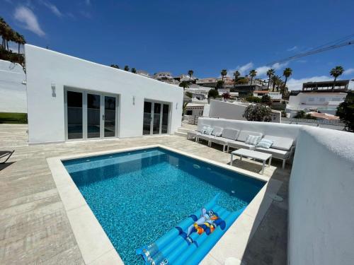 Villa 12 — 4-Star Luxury Hotel in Adeje, Spain