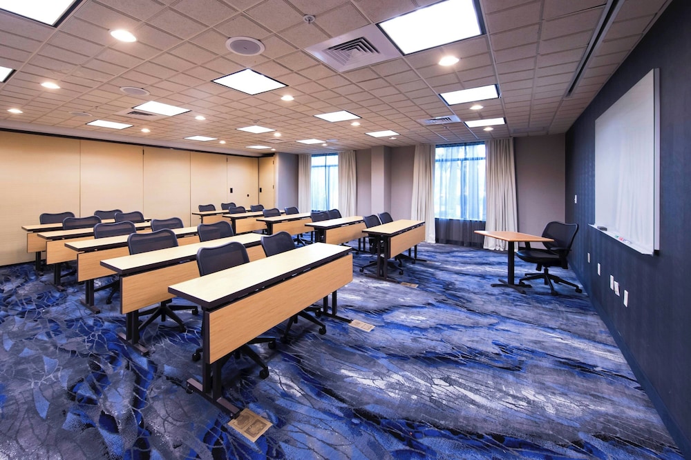 Fairfield Inn & Suites Valdosta - photo 19