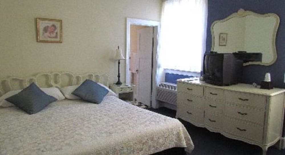 MacArthur Inn - photo 3