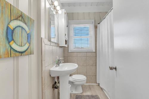 Lowe Tide by Oak Island Accommodations - photo 45