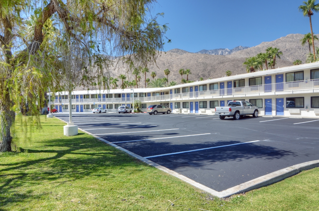 Motel 6 Palm Springs CA East Palm Canyon - photo 3