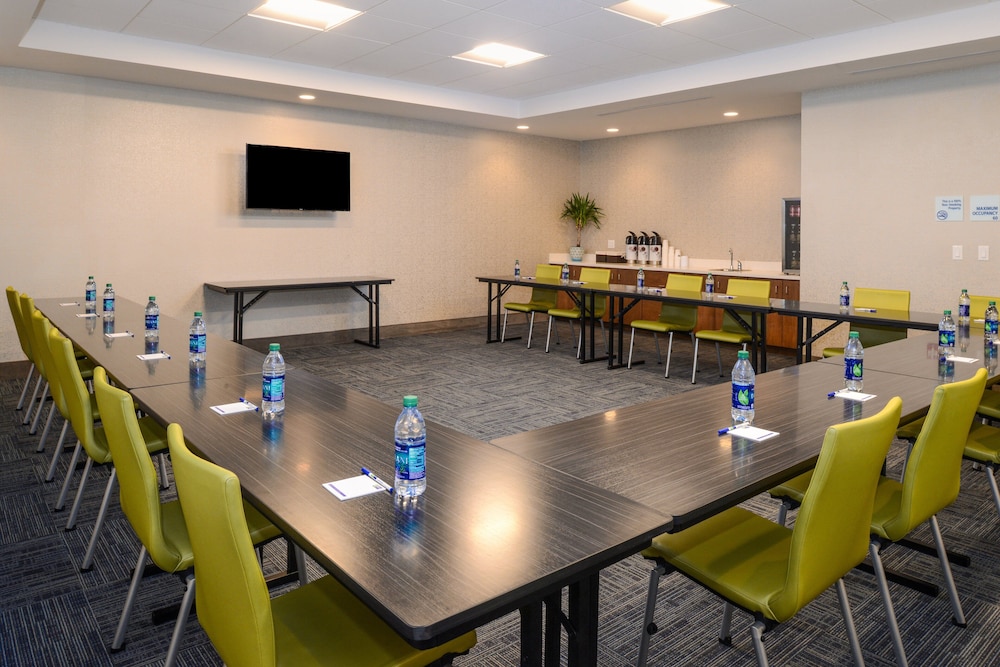 Holiday Inn Express & Suites Alachua Gainesville Area by IHG - photo 74