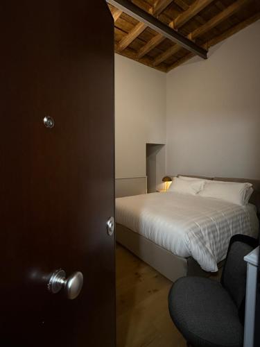 Spiriti Home Apartment 3 New Opening Piazza di Pietra — 4-Star Luxury Hotel in Rome, Italy