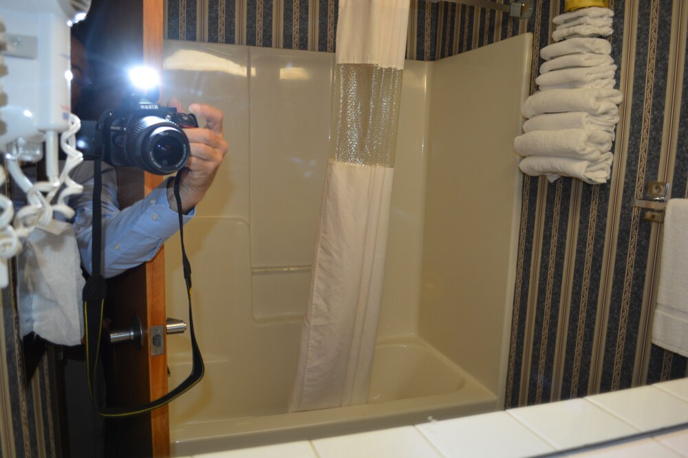 Travelodge Grand Forks - photo 22