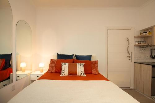 Secure quiet studio retreat in Green Point