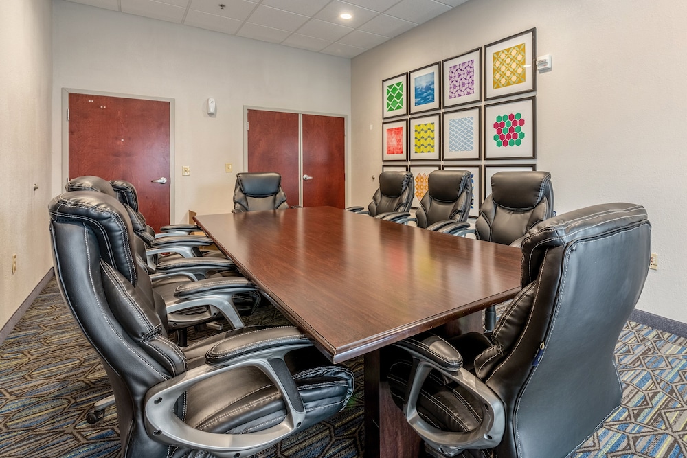Holiday Inn Express Hotel and Suites Statesville by IHG - photo 41