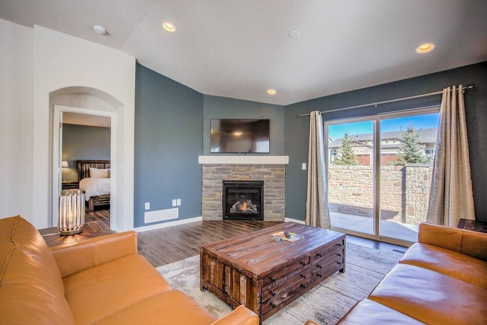 4br Modern Townhome Close To Usafa in Colorado Springs, United States