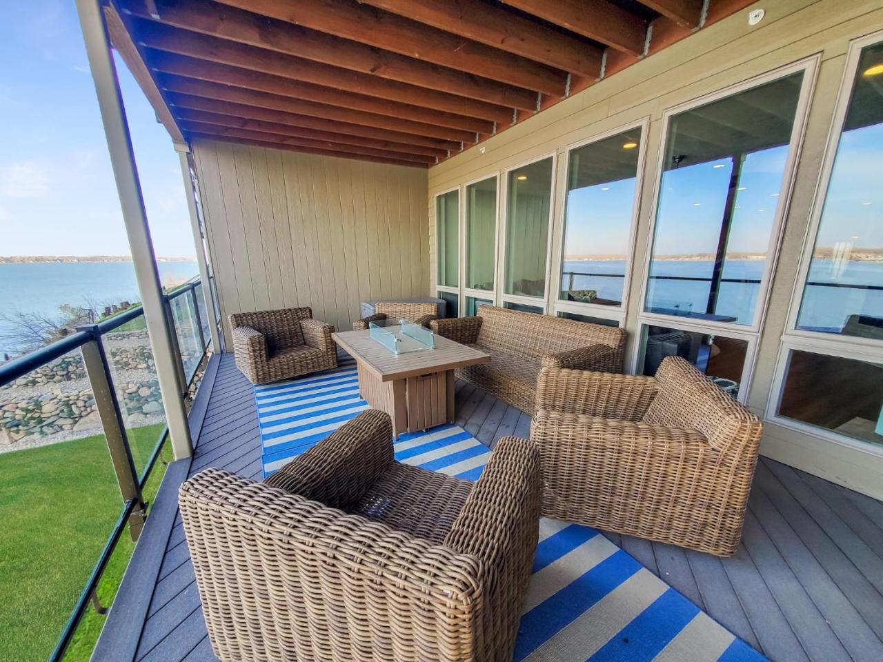Good Vibes Only in the Stillwater — 4-Star Luxury Hotel in Arnolds Park, United States