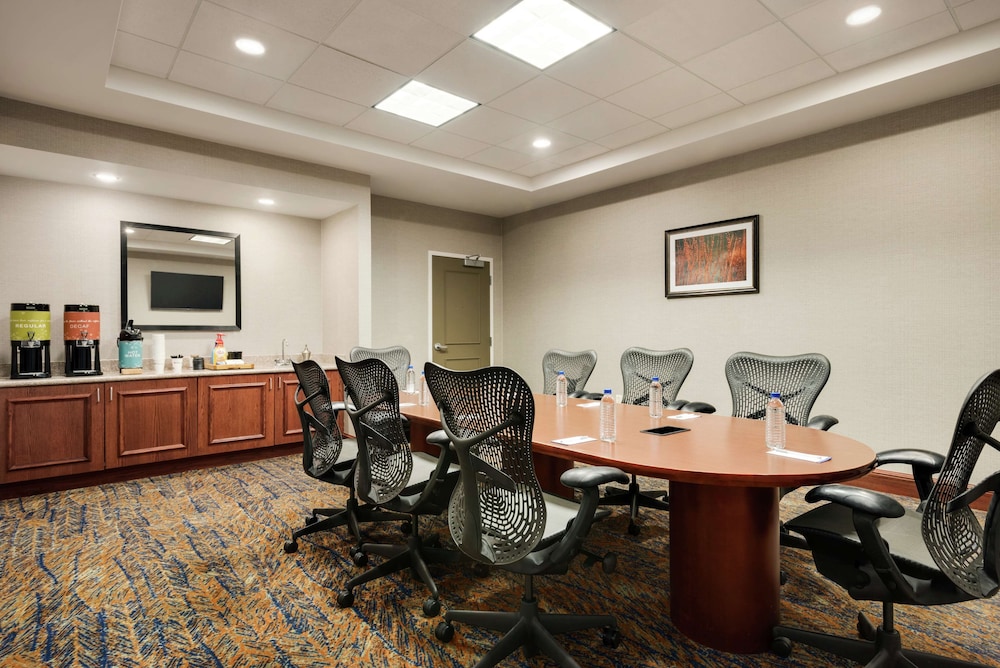 Hilton Garden Inn Dubuque Downtown - photo 35