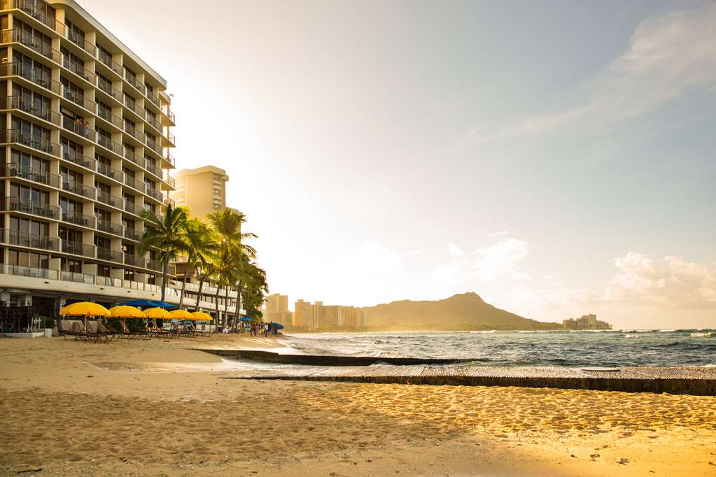 Outrigger Reef Waikiki Beach Resort - photo 7