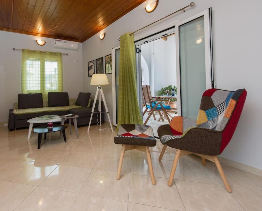 Thano's Stylish Flat Just 150m To The Beach — 4-Star Luxury Hotel in Kalamata, Greece
