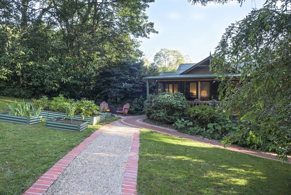 Botanica Retreat Village Spa & Stay — hotel in Olinda