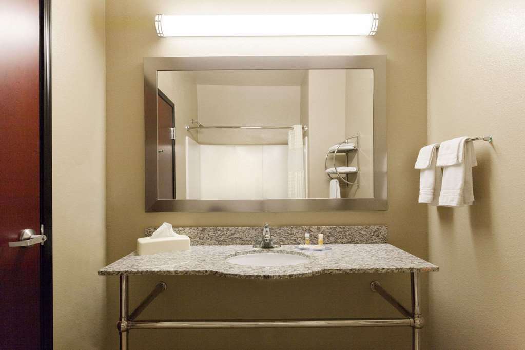 Lone Star Inn & Suites - photo 17