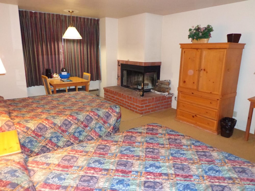 Pacific Gardens Inn - photo 14