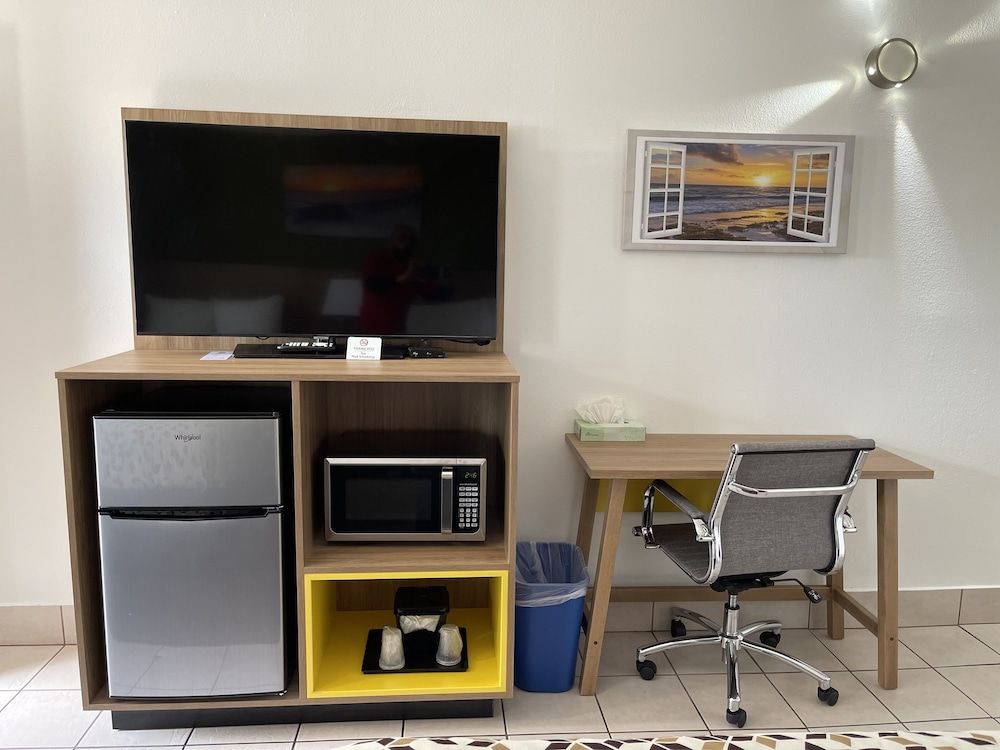 Americas Best Value Inn And Suites Newport - photo 17