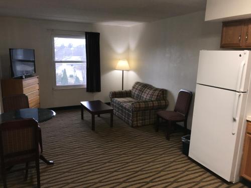 President Inn & Suites - photo 31
