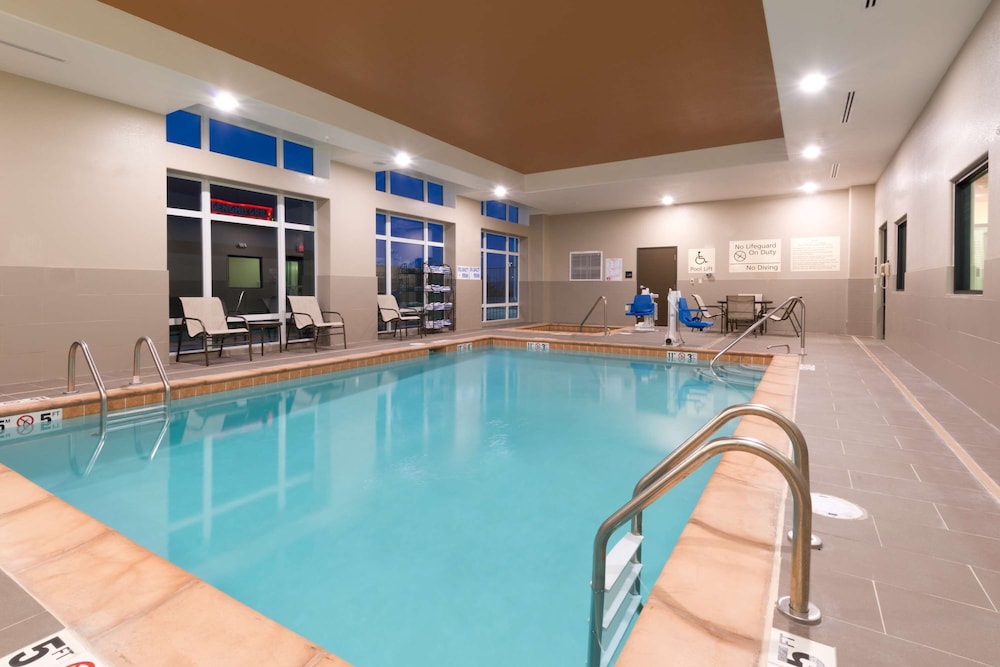 Hampton Inn & Suites Albuquerque North I 25 - photo 19