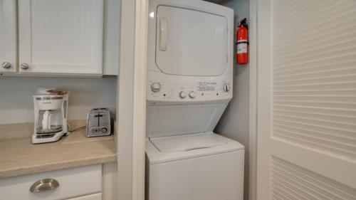 Private Balcony Beach Getaway Coligny - photo 25