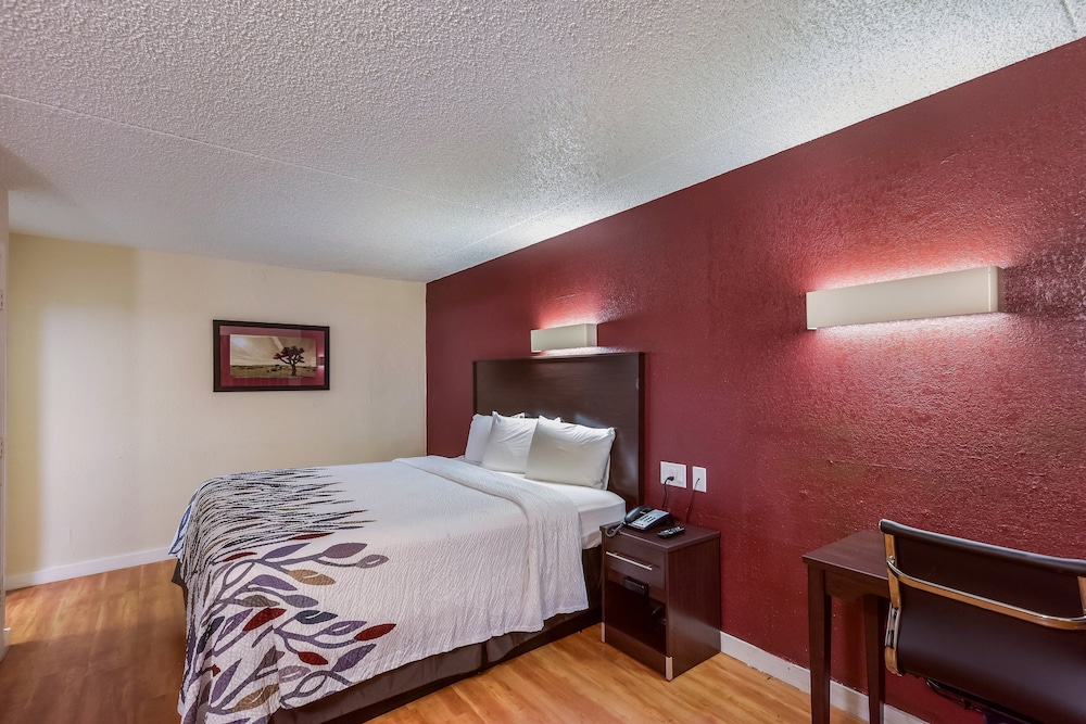 Red Roof Inn Plano - photo 6
