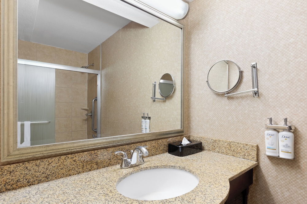Holiday Inn Knoxville West Cedar Bluff Rd by IHG - photo 11