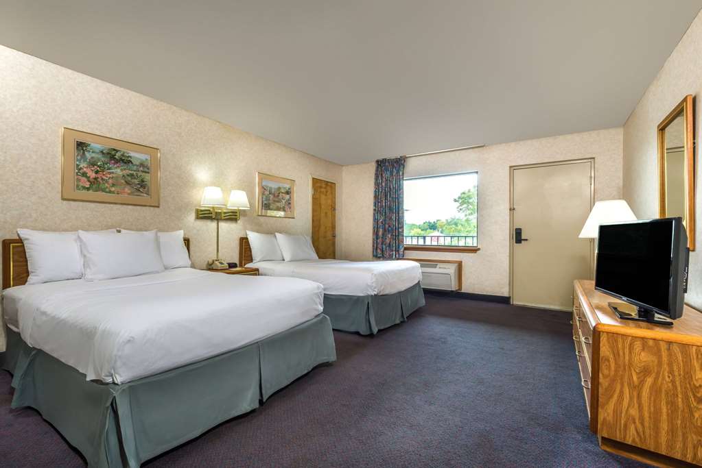 Days Inn by Wyndham Vineland - photo 7