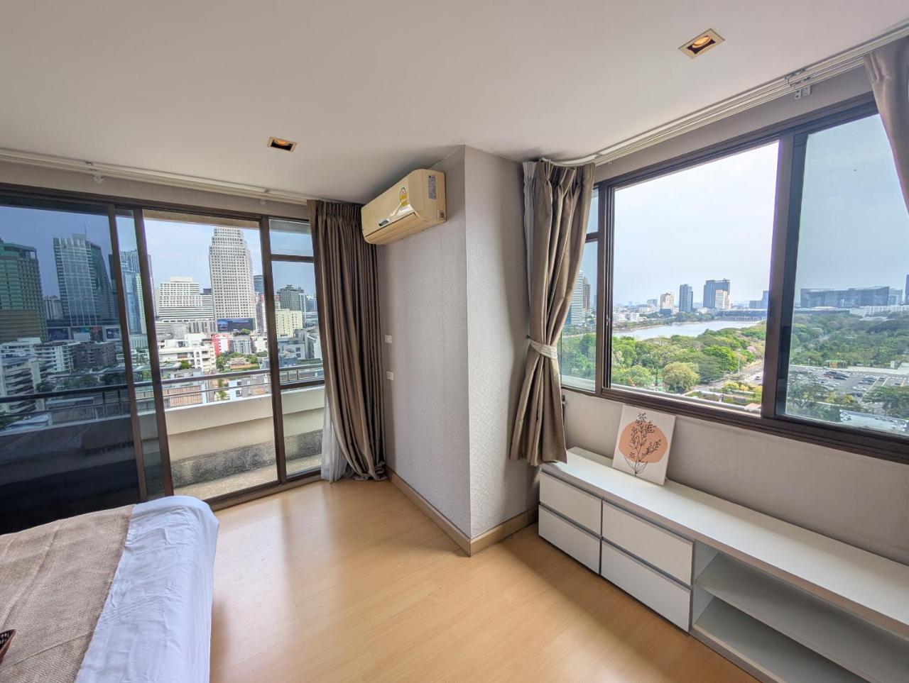 High Floor Great View 2br 2ba 3 Mins To Nana Bts