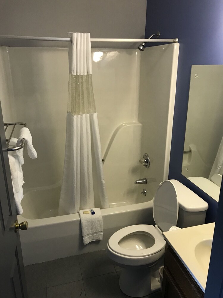 Travelers Inn And Suites - photo 20