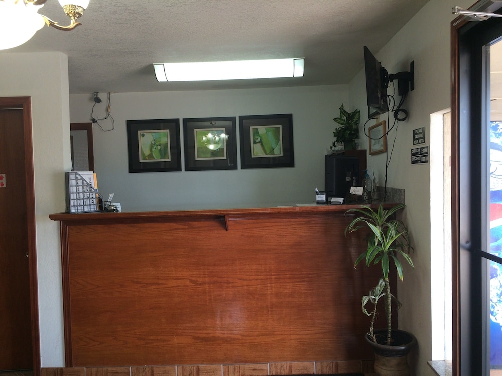 Interstate Motel Guthrie - photo 4