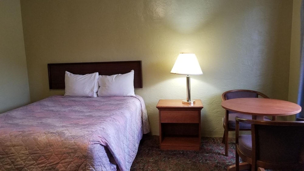 Quick Stop Motel - photo 12
