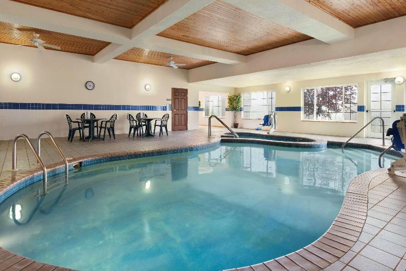 Country Inn & Suites by Radisson West Bend WI - photo 39