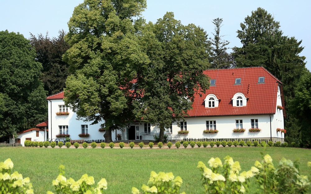 Stary Młyn Strzeszyn — hotel in Borne Sulinowo