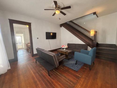 3BR suite w office close ISU — 4-Star Luxury Hotel in Terre Haute, United States