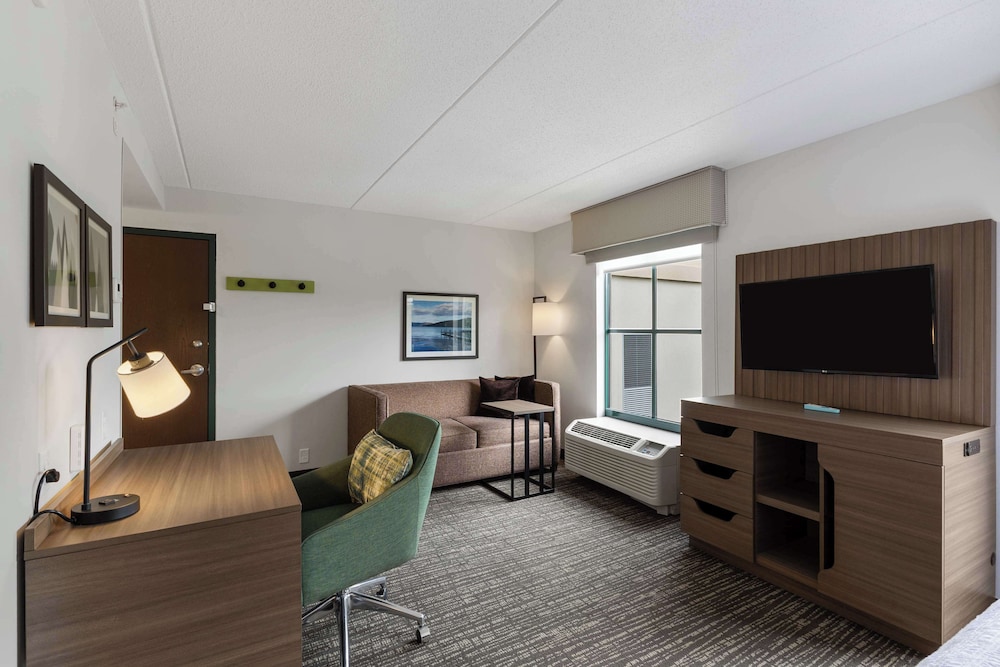 Hampton Inn & Suites Lake George - photo 49