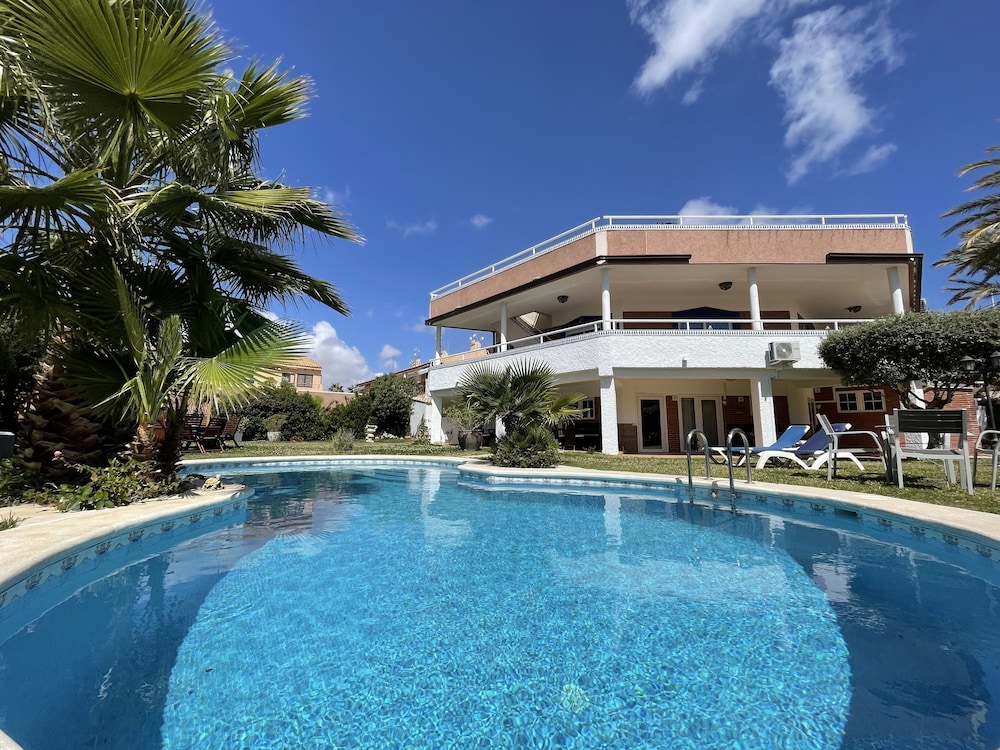 Annas Garden in Torrevieja, Spain