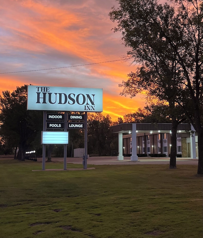 The Hudson Inn - carbon neutral hotel in Morris