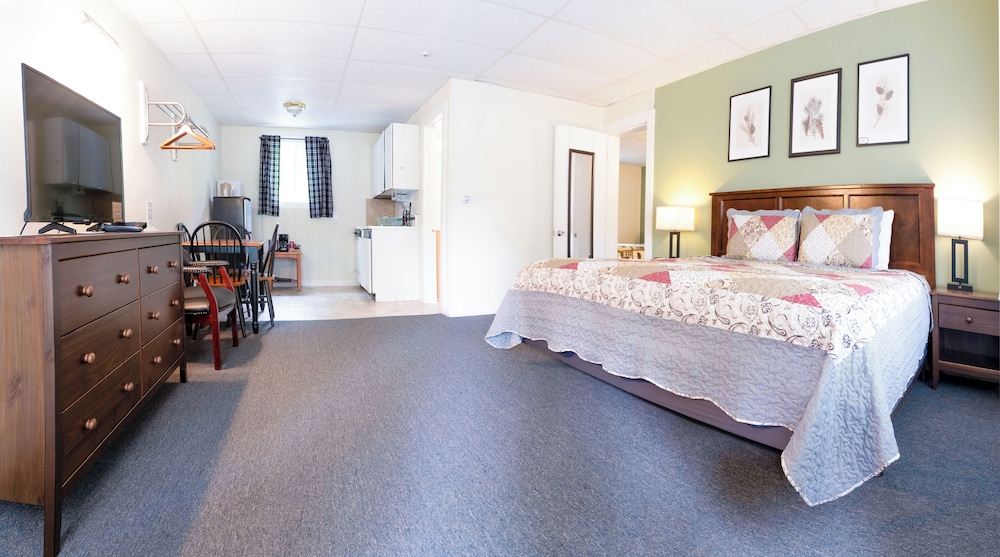 Acadia Pines Motel - photo 18