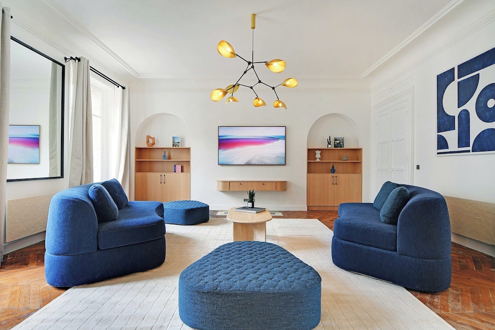 Magnificent Apartment 4br 10p Palais royal — 4-Star Luxury Hotel in Paris, France