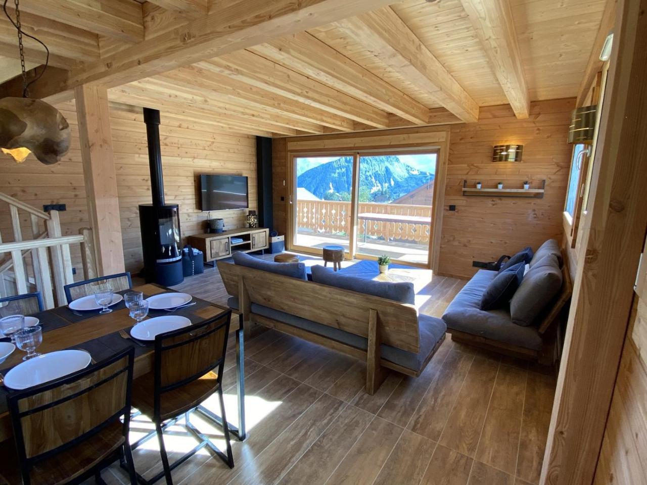 Whymper Chalet Mitoyen Proche Pistes Avec Vue Panoramique — 4-Star Luxury Hotel in None, France