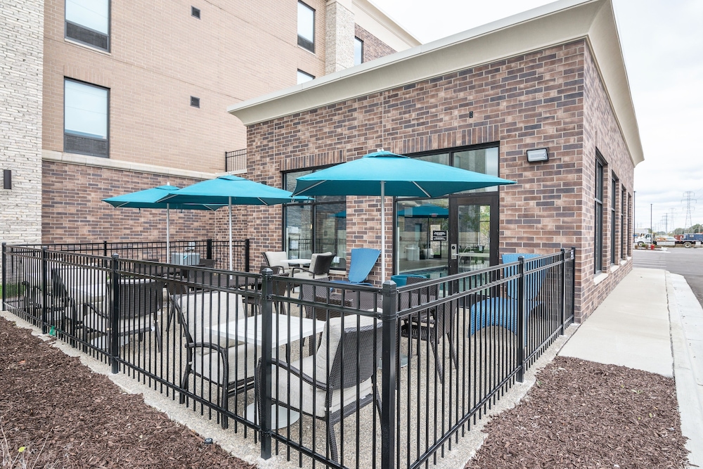Hampton Inn & Suites Allen Park - photo 30
