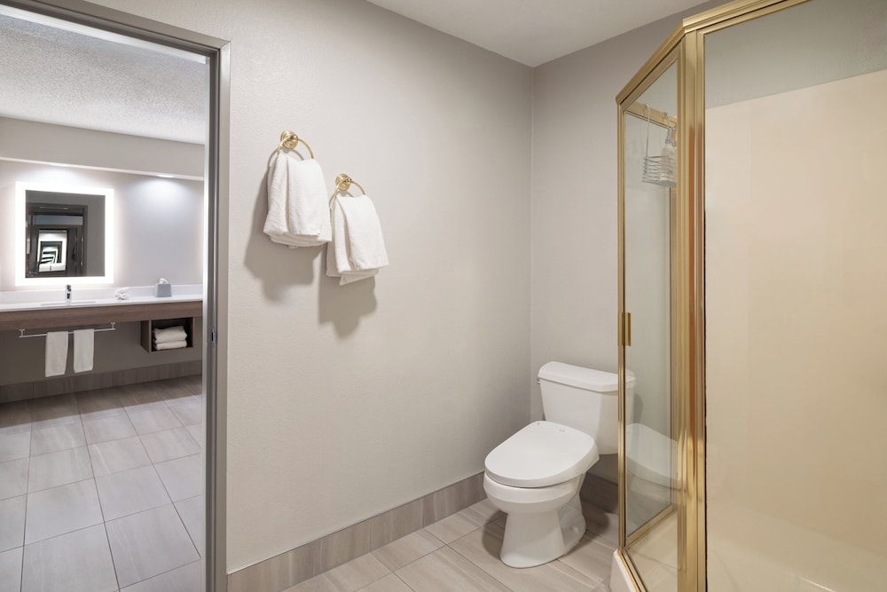 Holiday Inn Express Sheboygan Kohler by IHG - photo 31