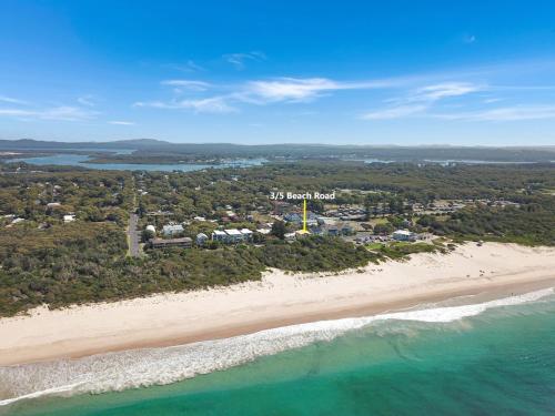 Beach Road Bliss in Hawks Nest, Australia