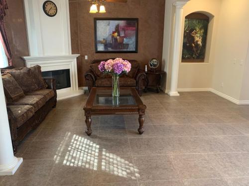 LuxHome Suites in Mansion — Riverside — photo 4
