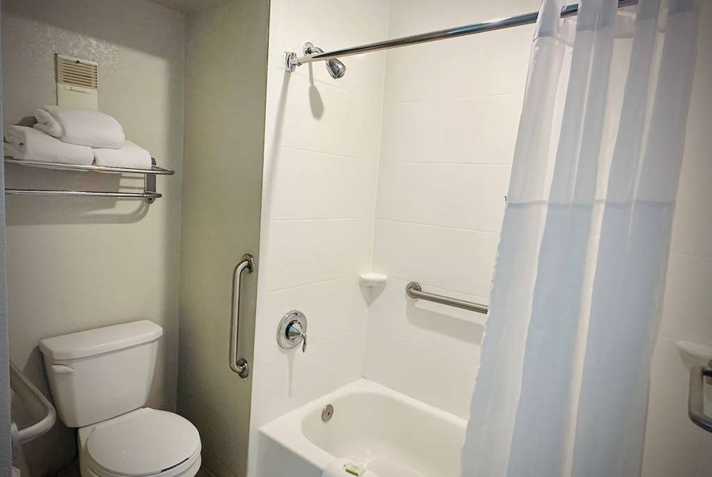 Days Inn by Wyndham WestEnd Alexandria VA Washington DC Area - photo 25