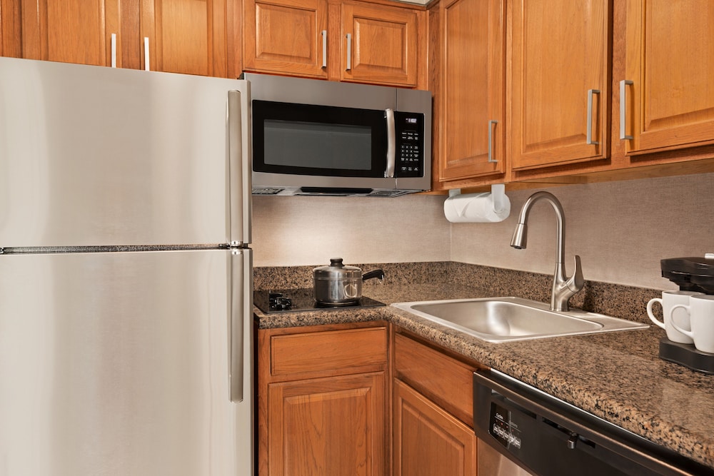 Homewood Suites by Hilton Portland Airport - photo 17