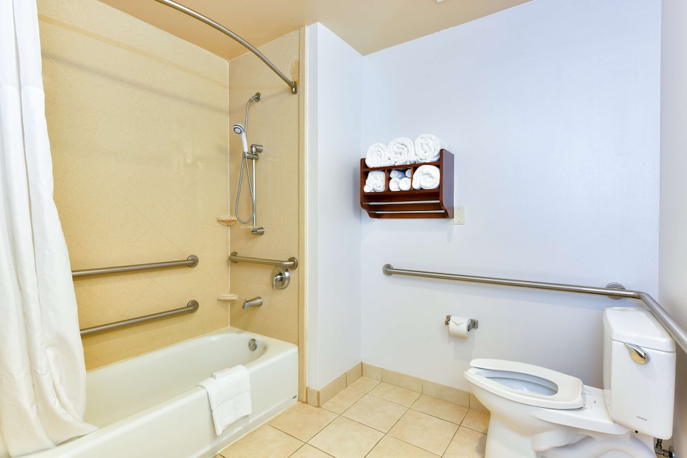 Hampton Inn & Suites Pittsburg CA - photo 46